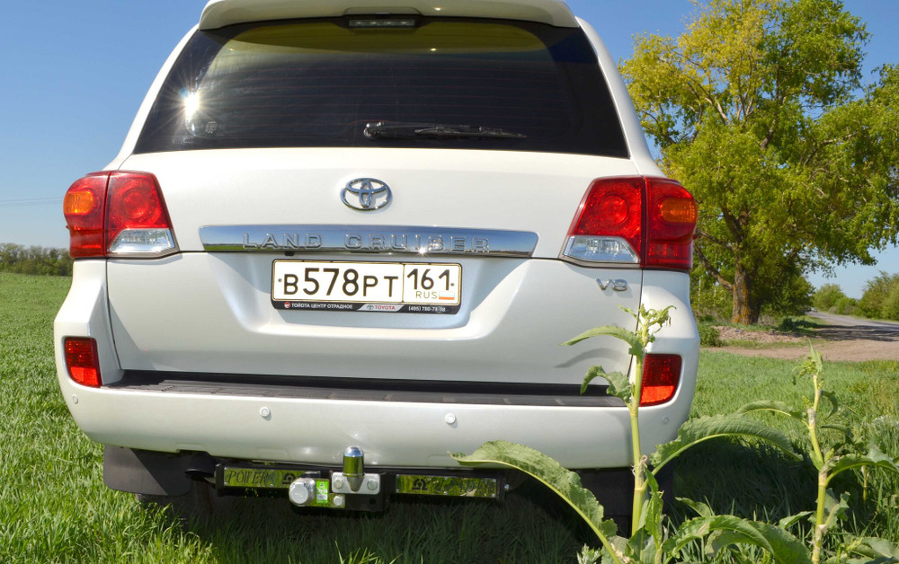 Фаркоп(прицепное) Лидер-Плюс для TOYOTA LAND CRUISER 200 2007-.../ LEXUS LX 570 2007-...,LX 450d 2015- (C НЕРЖ. ПЛАСТИНОЙ)(паспорт и сертификат в комплекте)(без электрики)T110-F(N)
