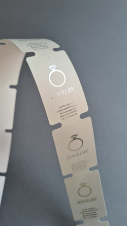 Светло-серые бирки, печать серебряным цветом