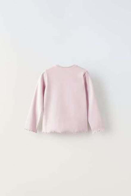 ZARA ФУТБОЛКА В РУБЧИК С ВЫШИВКОЙ, РОЗОВЫЙ