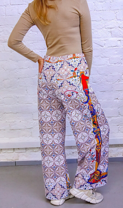 Комплект (зип худи и брюки) "Лабиринт", по мотивам Псалтири Латтрелла (Luttrell Psalter) и средневековых буквиц