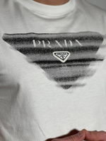Футболка Prada