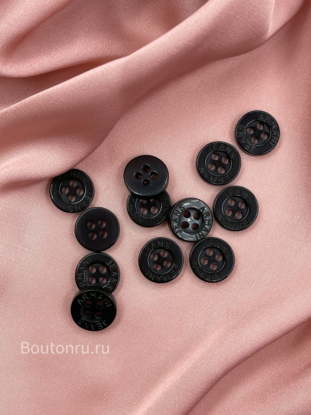Пуговицы Арман. на прокол черные