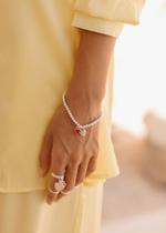 Браслет «Эластичный Хати» с ювелирной эмалью алого цвета