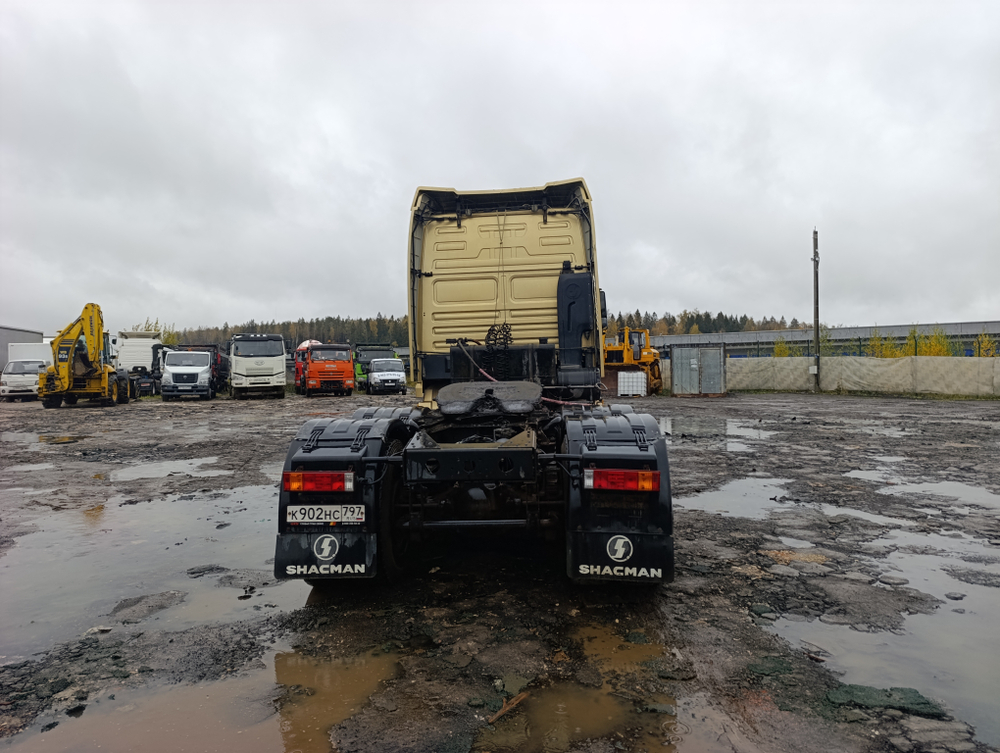 Shacman (Shaanxi) SX* 6x4 Седельный тягач SX42584W324C (Дизельный, 10,8 л, 441 л.с., МТ)