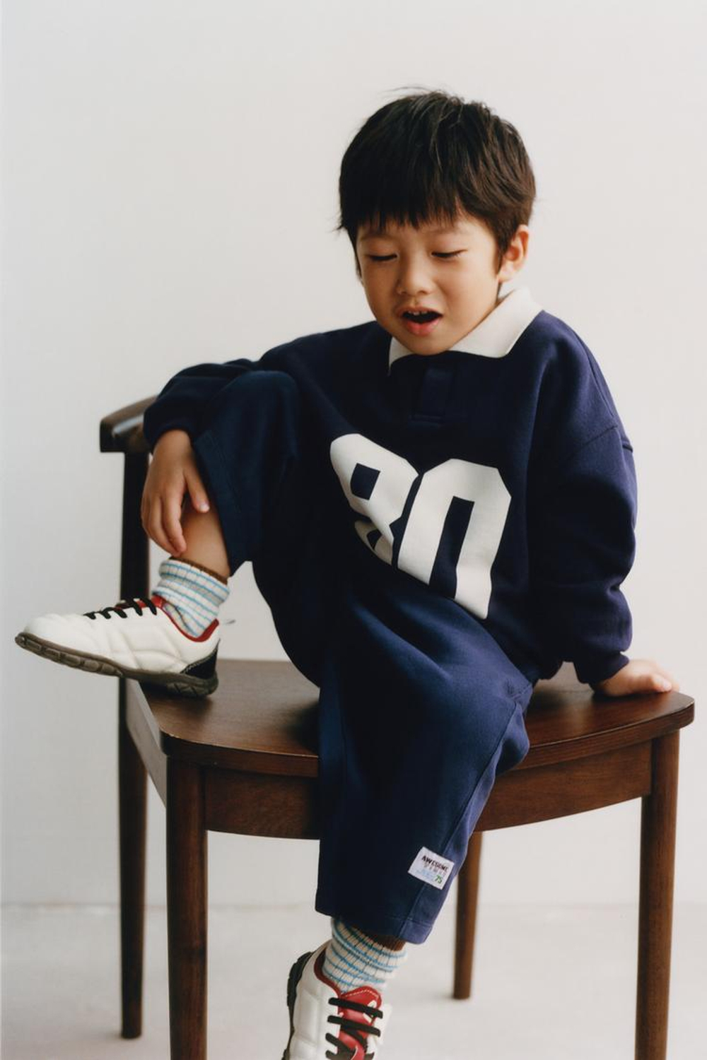 ZARA ТОЛСТОВКА ПОЛО С ПРИНТОМ «ЦИФРА», МОРСКОЙ СИНИЙ