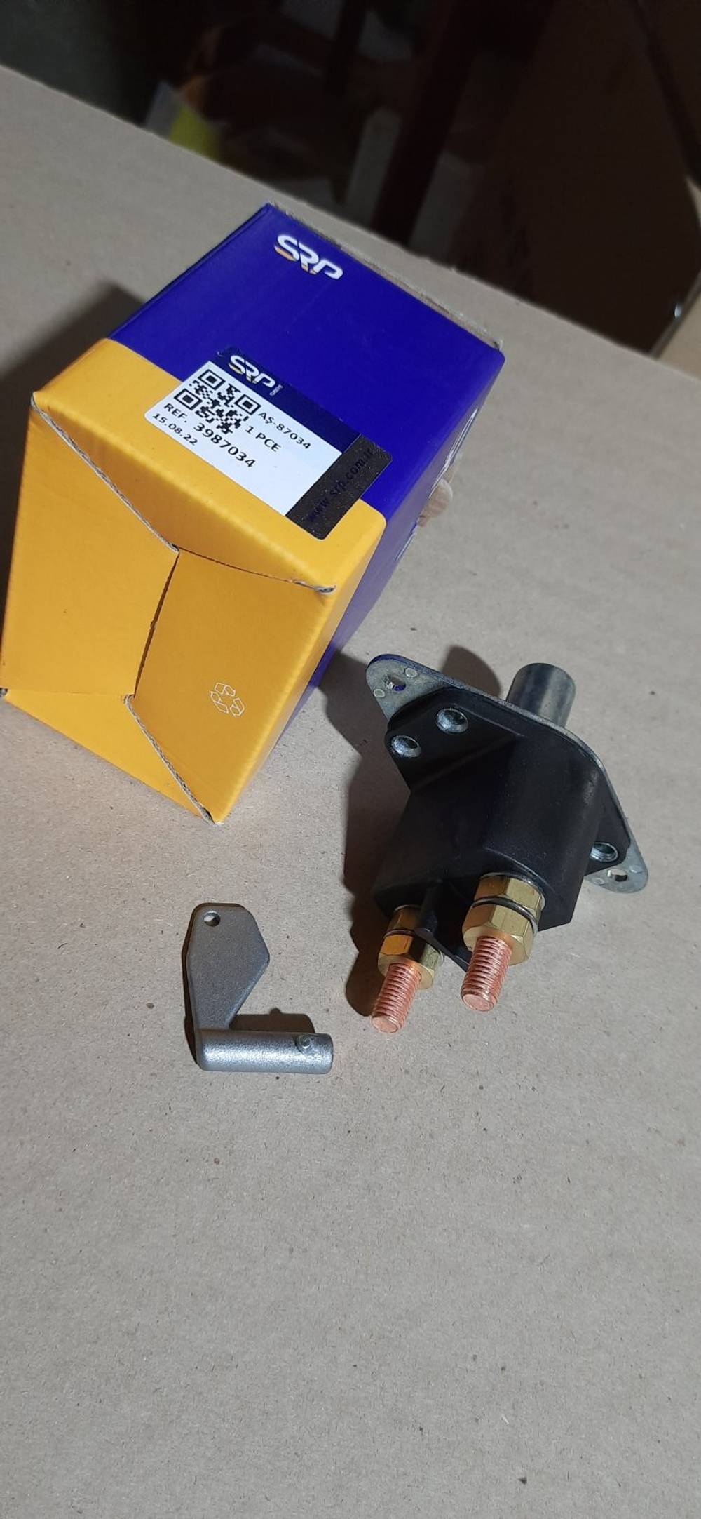 Выключатель массы 3987034