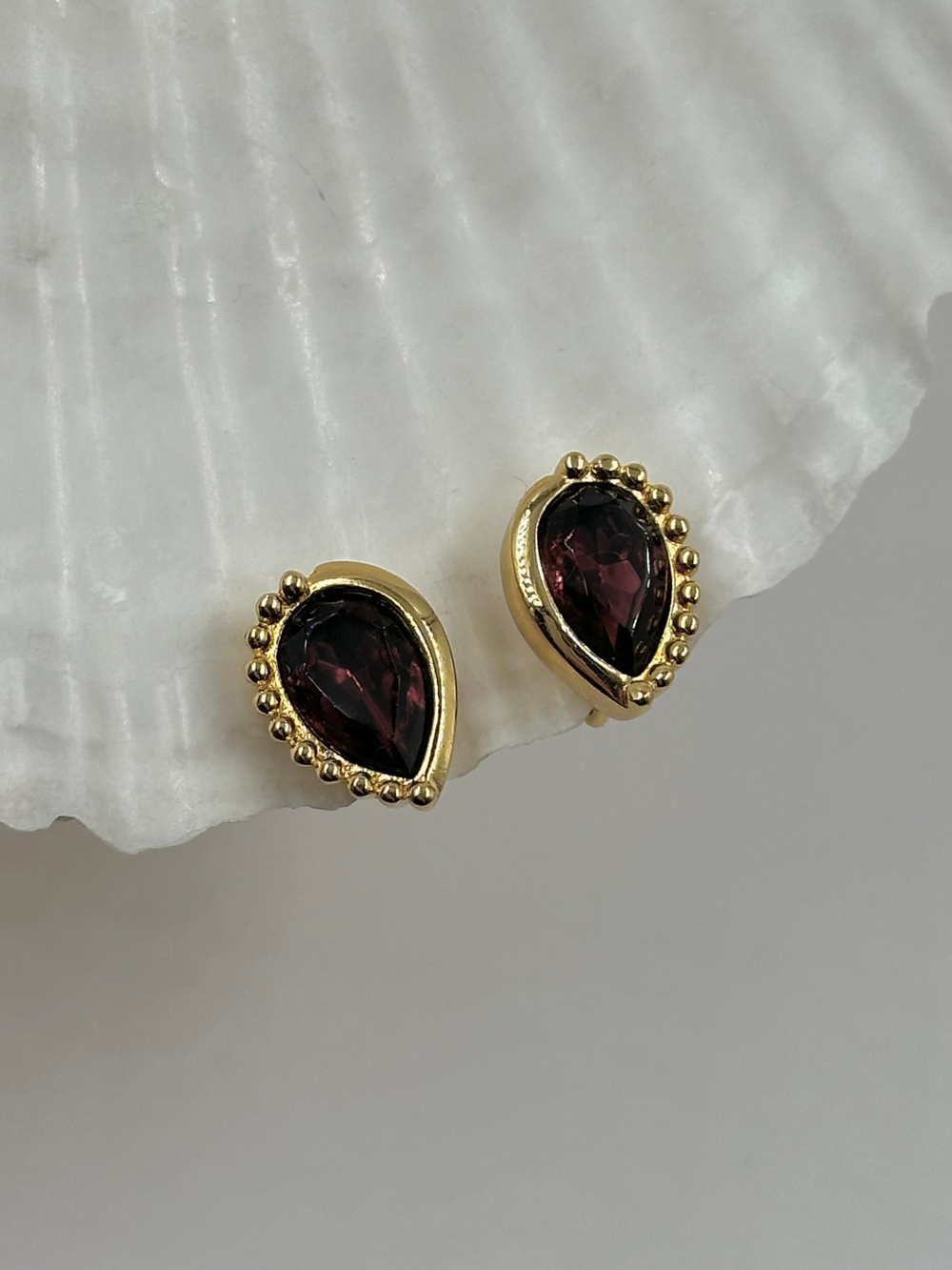 Клипсы с фиолетовыми кристаллами Christian Dior