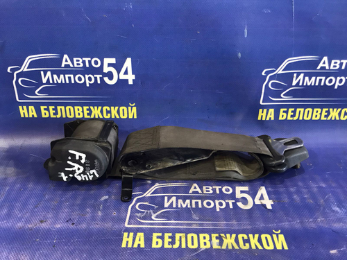 Ремень безопасности передний правый MITSUBISHI PAJERO 1990