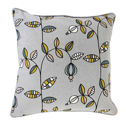 Чехол для подушки с орнаментом Ягоды тайги вышивкой и декоративной окантовкой Russian North 45х45 Tkano