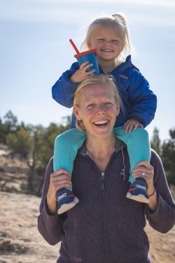 Детский стакан одностенный Klean Kanteen Kid Cup Straw Lid 10oz (296 мл) Mykonos Blue с трубочкой