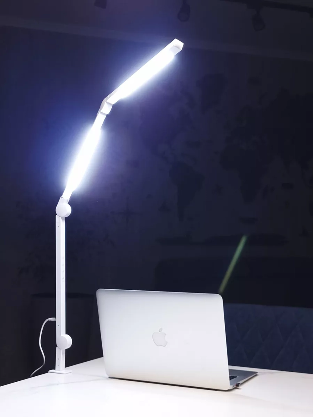 Светильник светодиодный настольный