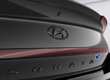 Надпись Sonata для Hyundai Sonata DN8 2019-2023 чёрная