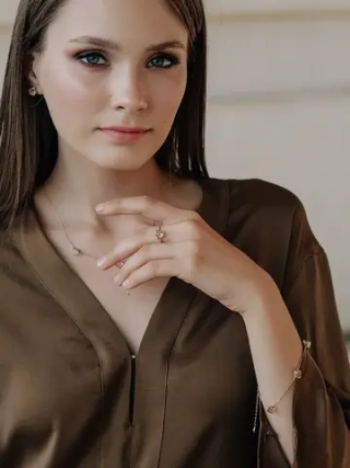 Кольцо Миражи тонкое с кристаллом Swarovski цвета шампань