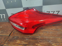 Фонарь задний правый Ford Focus 3 14-19 Б/У Оригинал 1893908