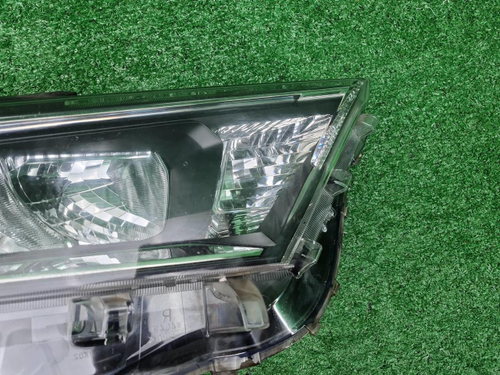 Фара правая Toyota RAV4 5 XA50 (2018-н.в.) LED