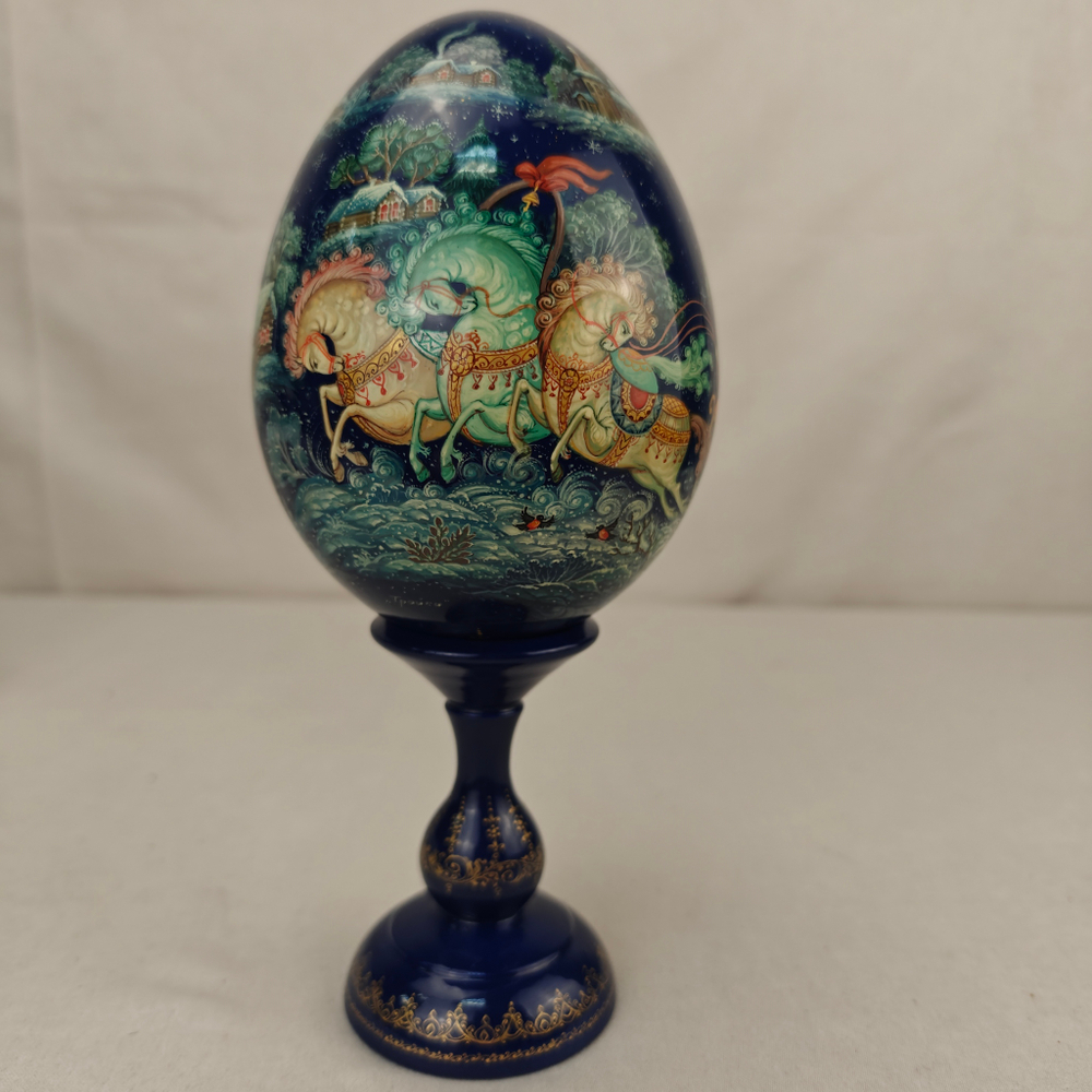 Яйцо сувенирное "Тройка" №2 ( ручная роспись)
