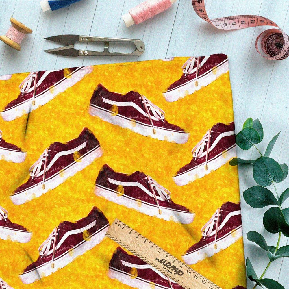 Ткань ниагара красные конверсы на жёлтом фоне