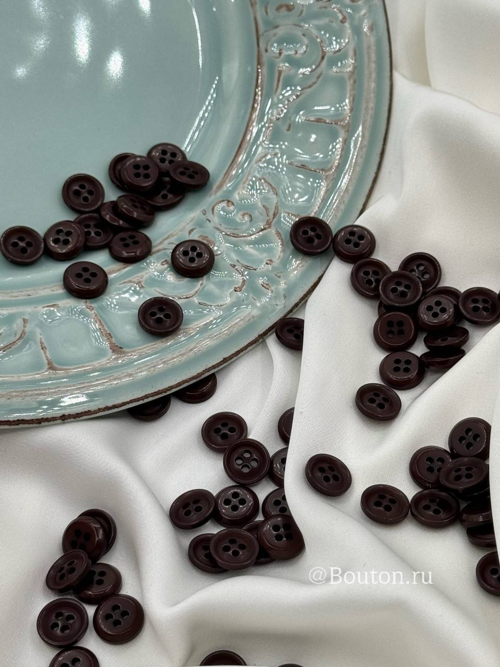 Пуговицы на прокол коричневые