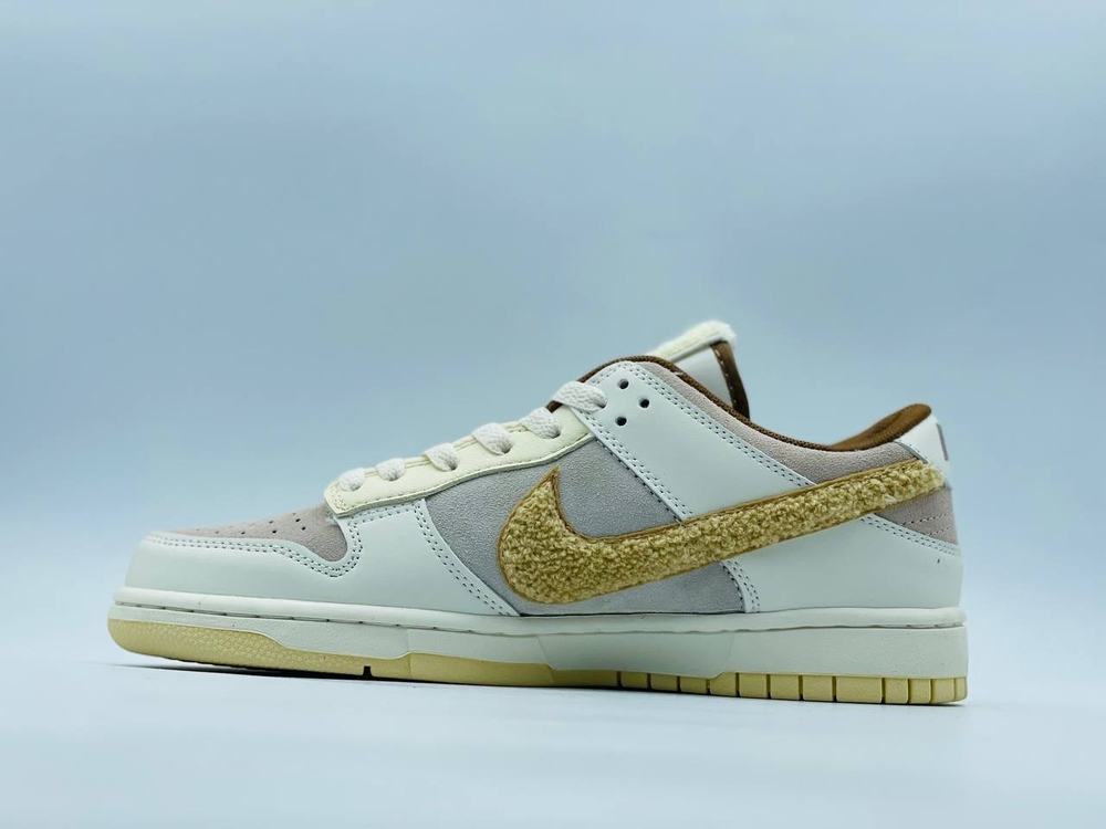 Кроссовки женские Nike Dunk Low Year of the Rabbit Release Details