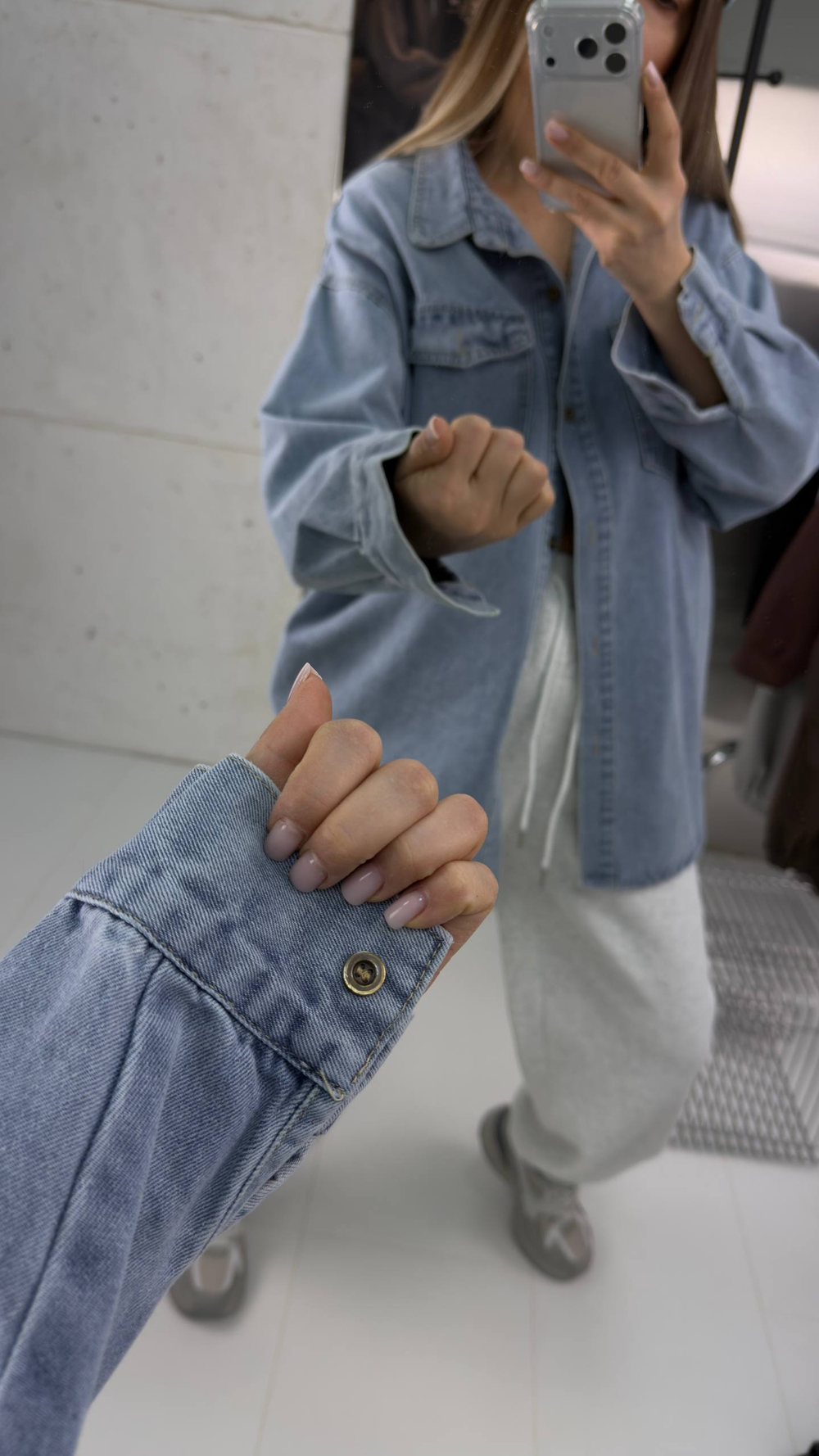 Рубашка джинсовая женская артикул 10687 цвет "голубой"