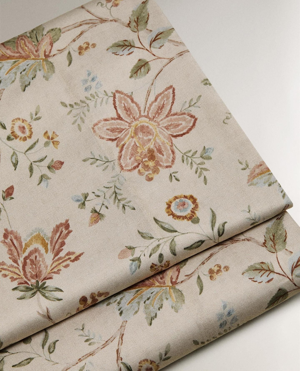 Zara Home - Простыня из атласа с цветочным рисунком (300 нитей), экрю, 290x280 см