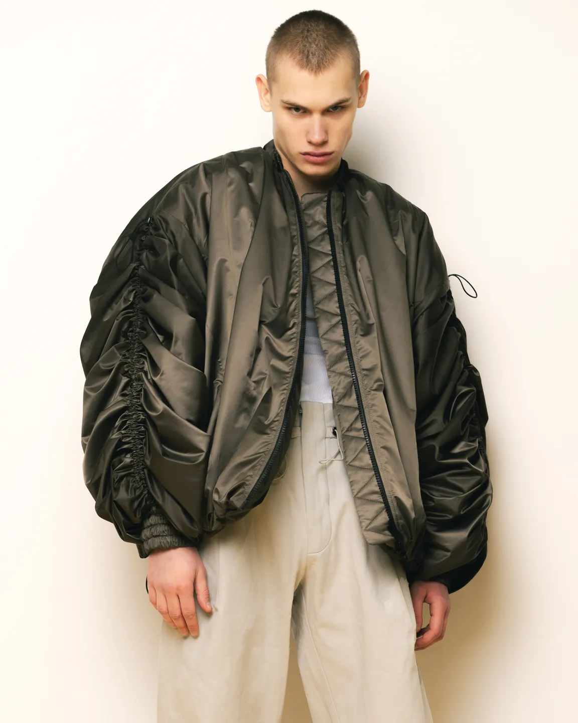 Бомбер-шарпей темный хаки