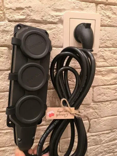 длинитель IP 44 влагозащищенный .с Угловой вилкой каучук 3 розетки 3 метра с заземлением 3на1,5 ПВС Гост