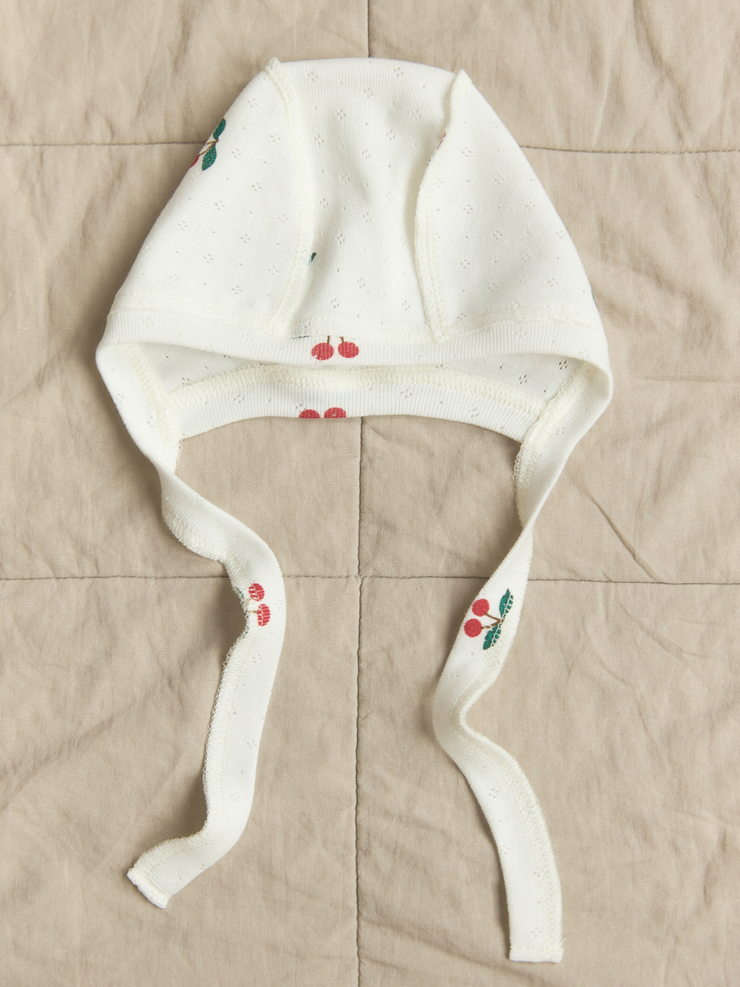 Чепчик ажурный Вишенки