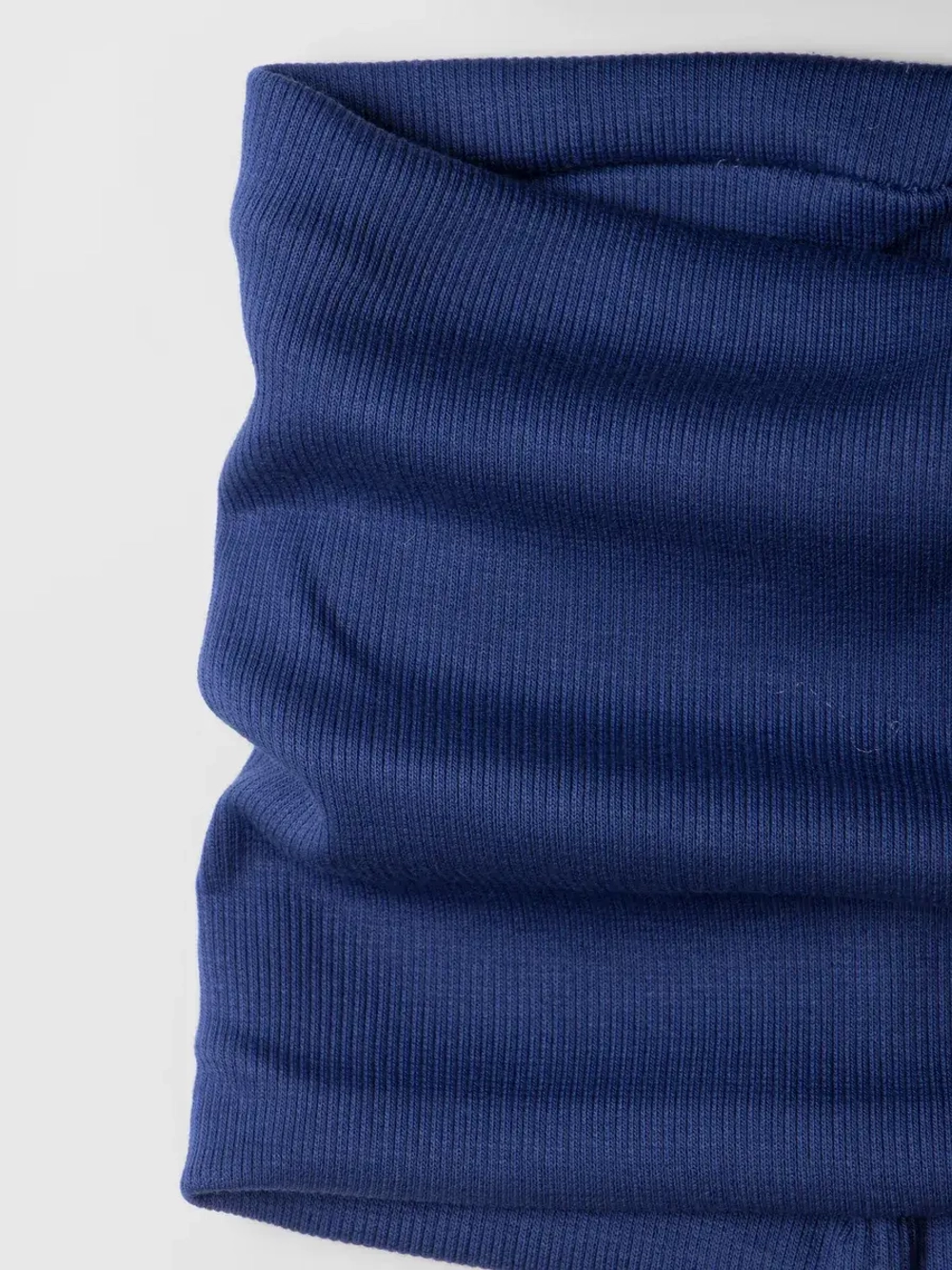 Шапка детская со снудом на осень