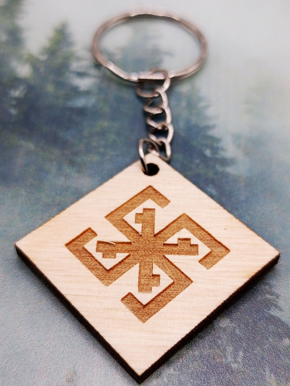 Брелок из дерева Сварга