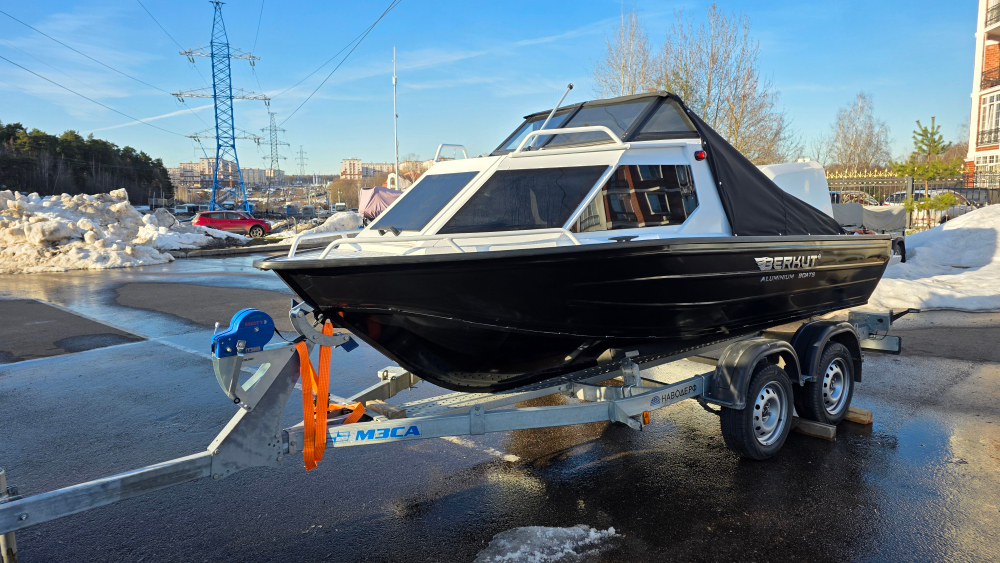 Лодка Беркут M-HT + Прицеп МЗСА 81773G.031. В наличии