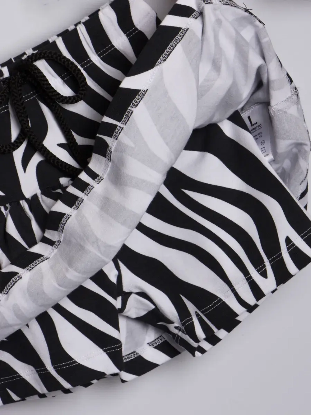 Костюм для девочки с юбкой-шорты на весну