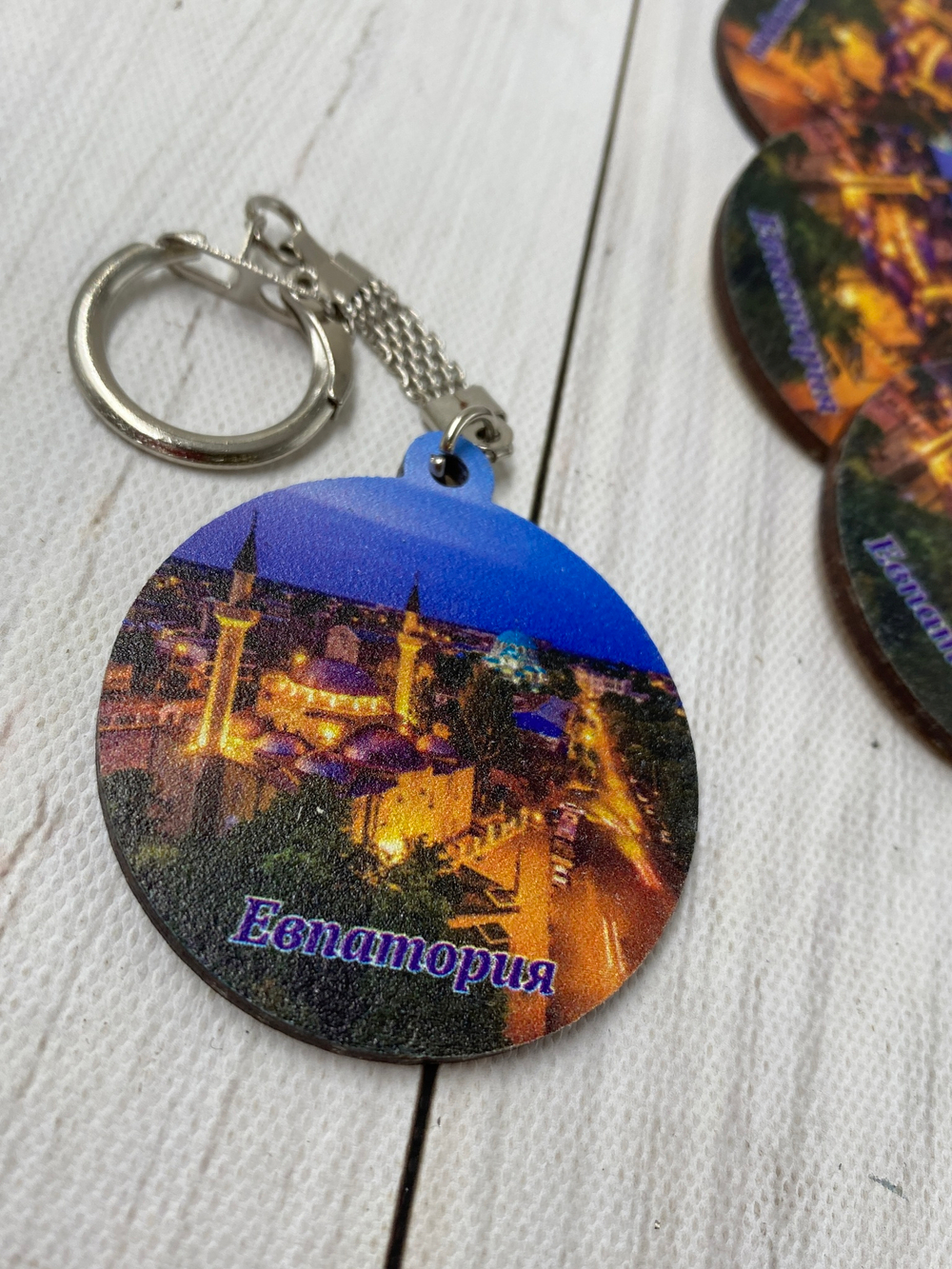 брелок дерево