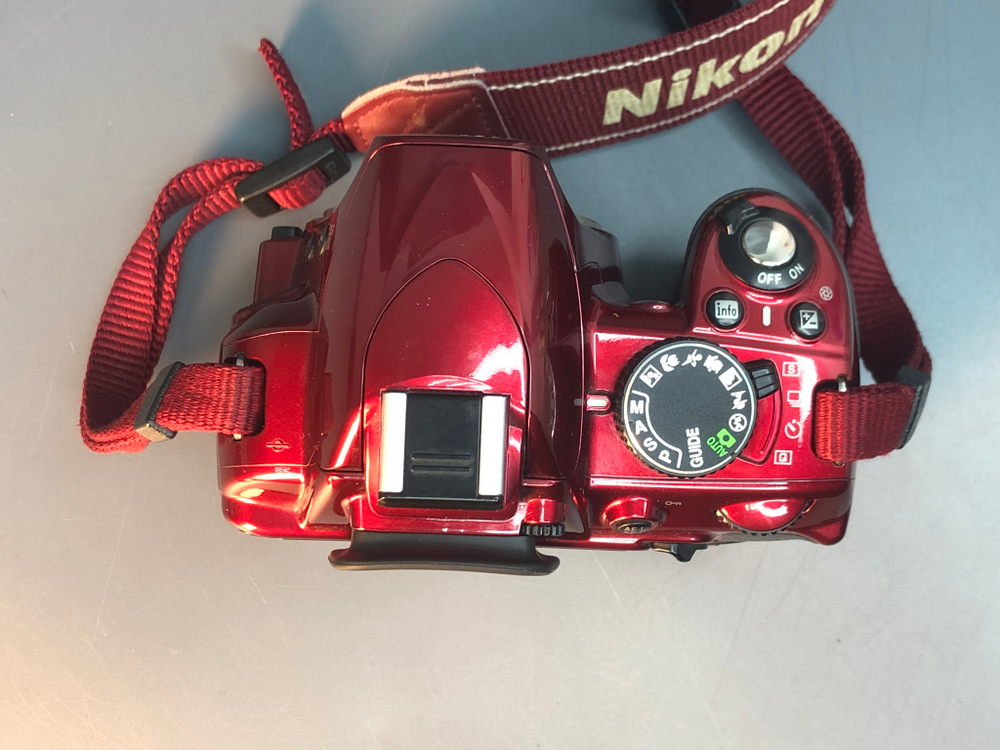 Nikon D3100 Kit 18-55mm, 20600 кадров пробега