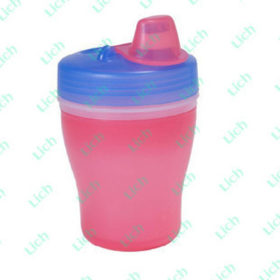 Поильник для детей с контрастной крышкой