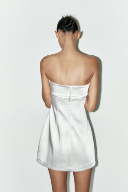 ZARА АТЛАСНОЕ ПЛАТЬЕ С ОТКРЫТЫМИ ПЛЕЧАМИ И БАНТОМ, ЖЕМЧУЖНО-СЕРЫЙ