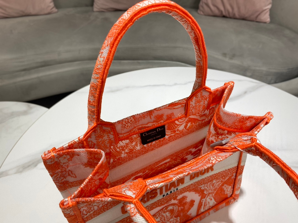 Christian Dior Book Tote 26 cm