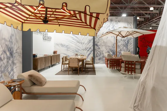 Зонт профессиональный 3х3 м с подсветкой Galileo Wood Light, имитация ироко, бордовый, бежевый