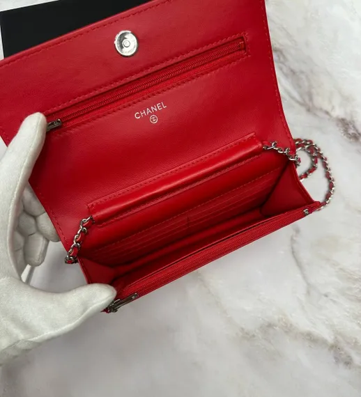 Сумка-кошелек Chanel Wallet On A Chain красный