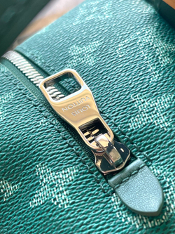 Louis Vuitton Locker Dopp Kit