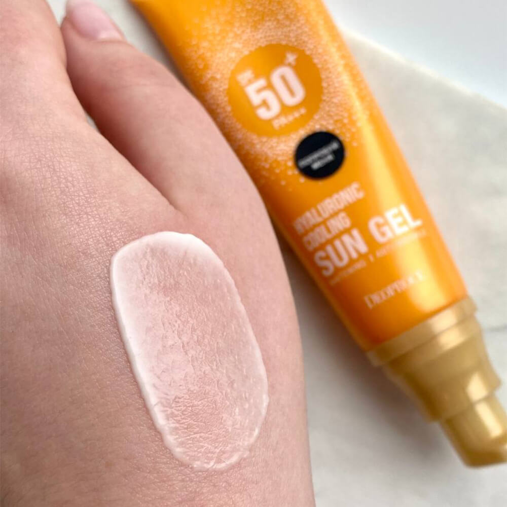 Освежающий солнцезащитный крем Deoproce Hyaluronic Cooling Sun Gel SPF50+ PA+++ 50 г
