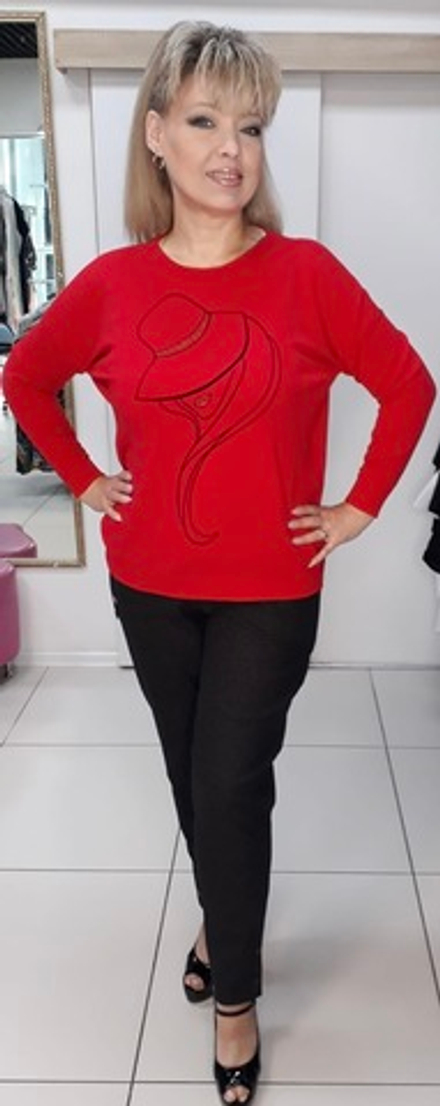 Тонкий джемпер с изображением модницы в шляпке