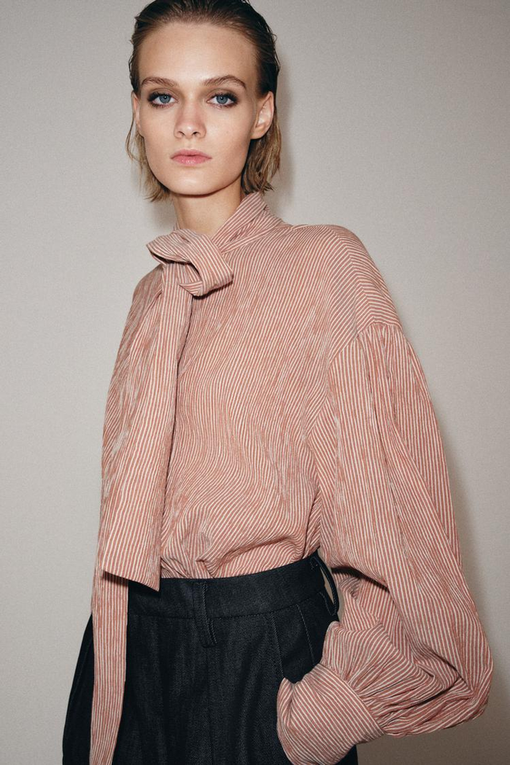 ZARA РУБАШКА В ПОЛОСКУ С ЗАВЯЗКАМИ — ZW COLLECTION, ПОЛОСКИ