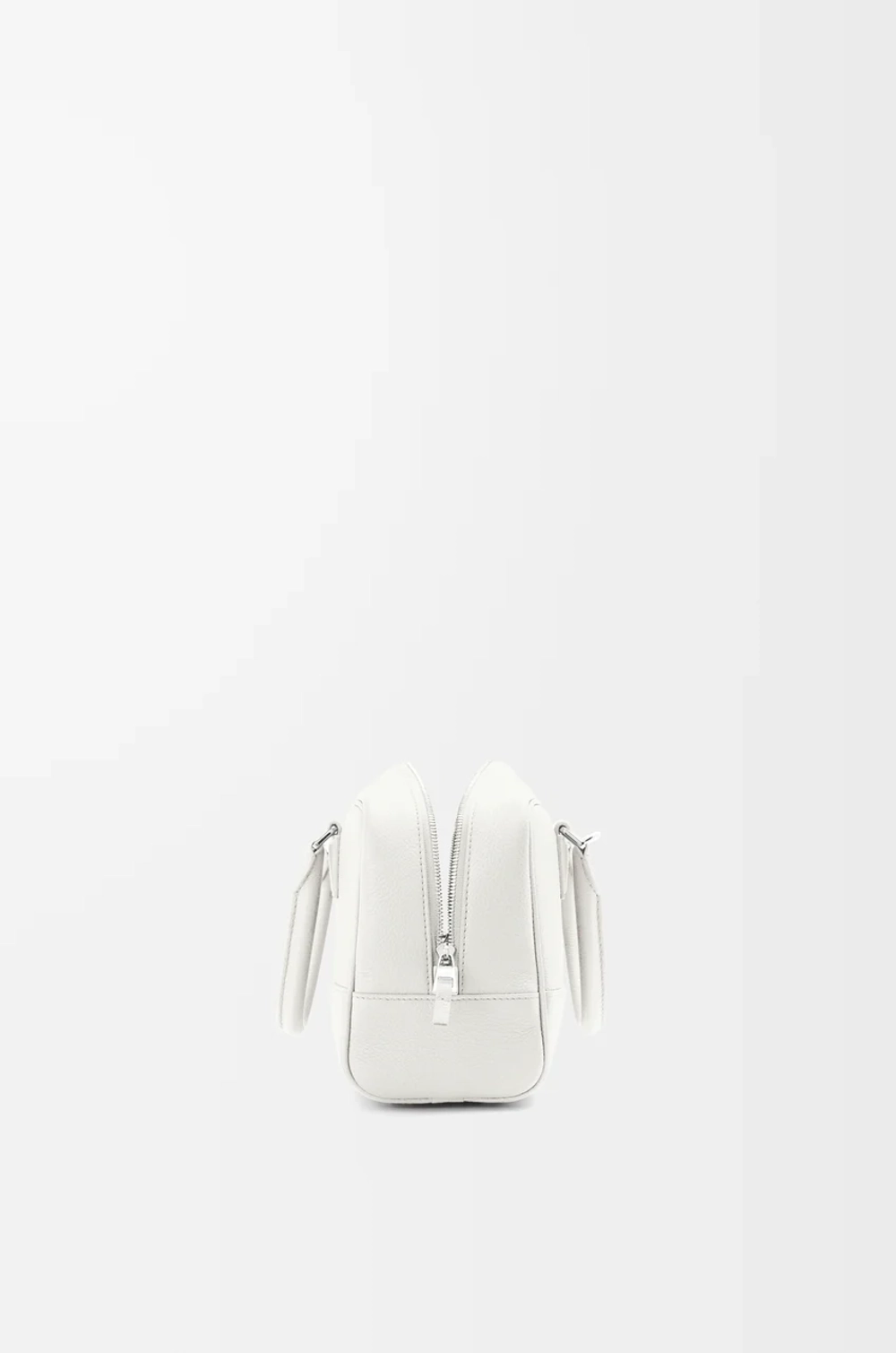 Loewe Сумка Amazona 23 из мягкой зернистой телячьей кожи, экрю