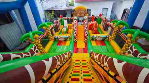 Коммерческий надувной батут «Мир Сафари», 14*7*7,5 м.