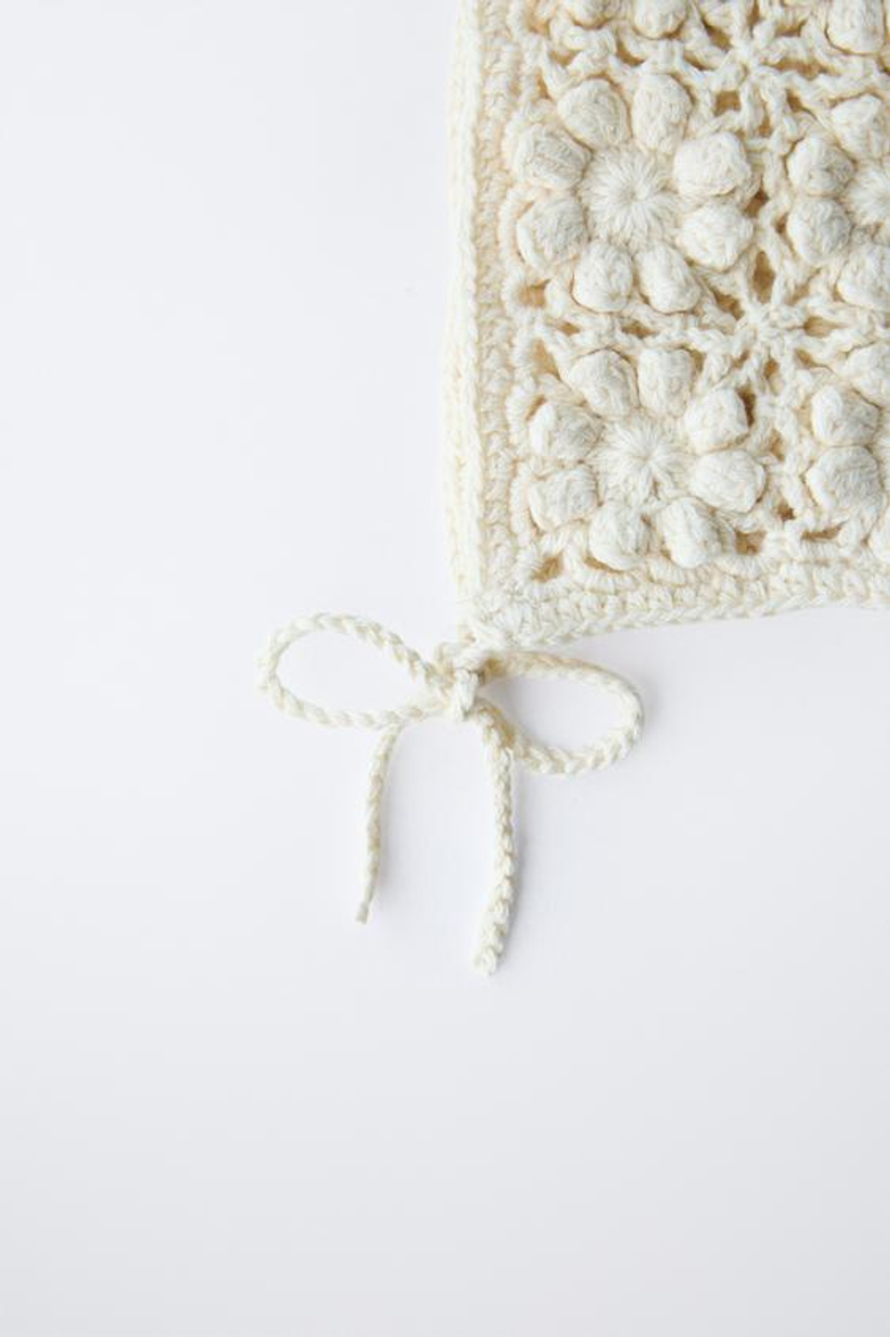 ZARA ЧЕПЧИК ИЗ КРУЖЕВА КРОШЕ, ЭКРЮ