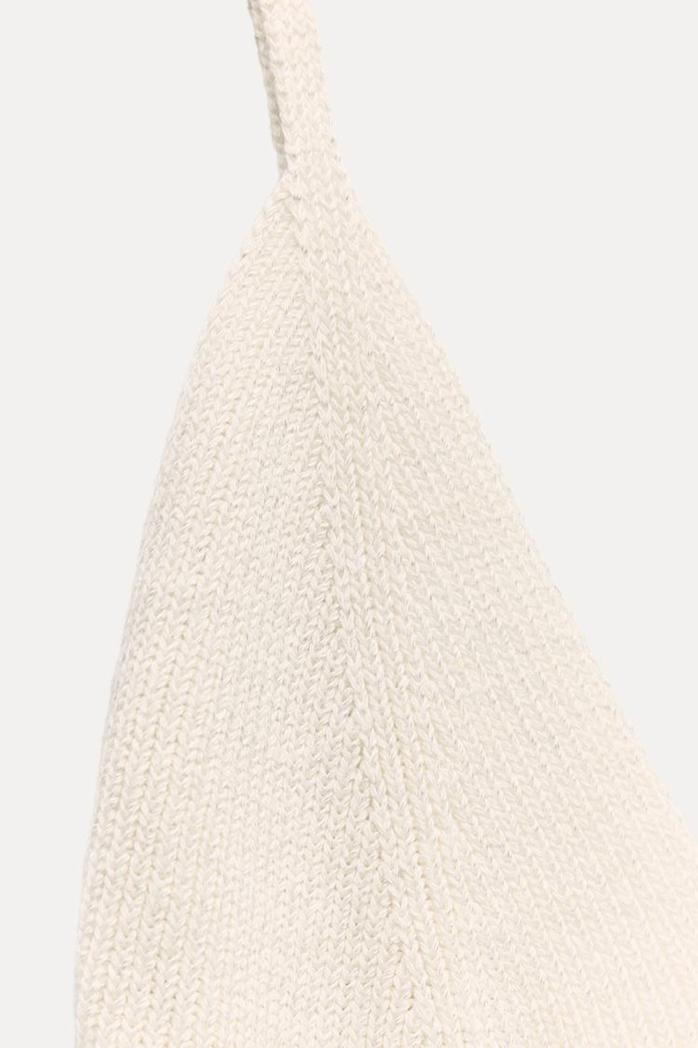 ZARA ТРИКОТАЖНЫЙ ТОП С V-ОБРАЗНЫМ ВЫРЕЗОМ, ЭКРЮ