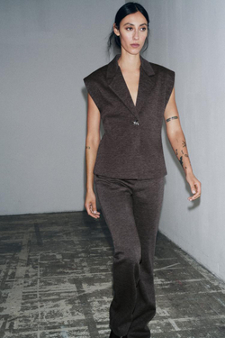 ZARA ЖИЛЕТ С ПУГОВИЦЕЙ, КОРИЧНЕВЫЙ МЕЛАНЖ