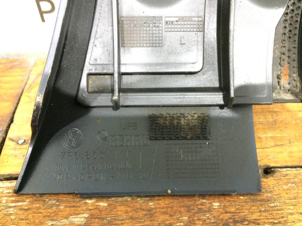 Накладка крыла переднего левого VW Touareg 2 10-18 Б/У Оригинал 7P6853717F