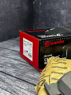 Тормозные колодки передние BREMBO P06049